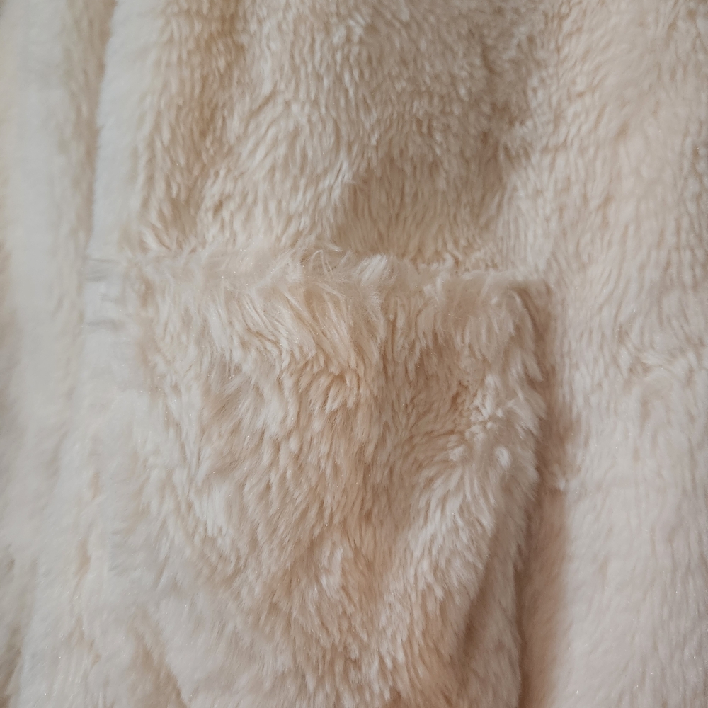 Childrens (Girls Size 10) Cream Faux Fur Coat - Picture 7 of 8